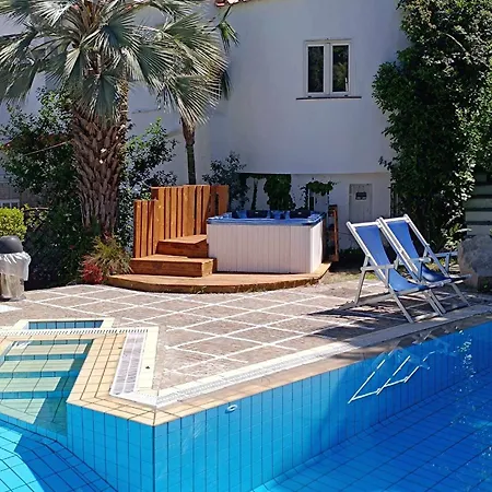 Bed & Breakfast Cinque Pini 3*